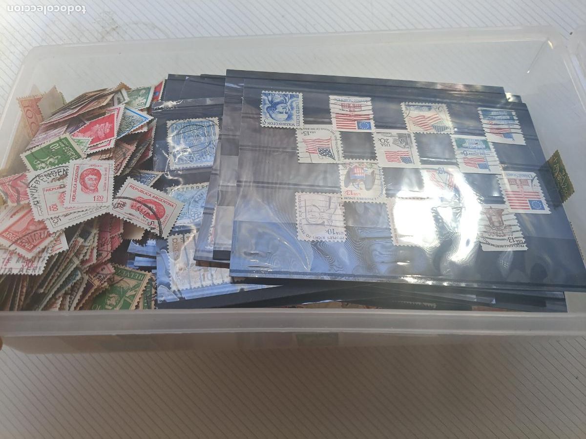 Selos: Caja con miles de sellos mundiales