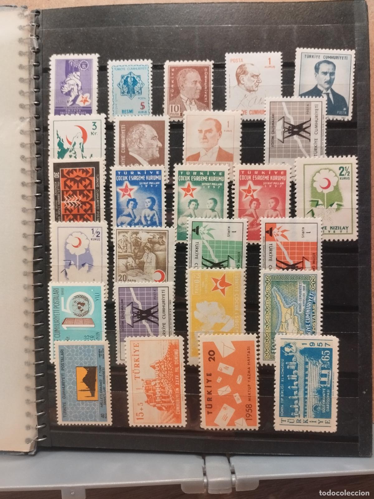 Timbres: DAR 9. CLASIFICADOR CON SELLOS DE ESPA&Ntilde;A, ENTEROS POSTALES Y ALGO DE EXTRANJERO. VER DESCRIPCION