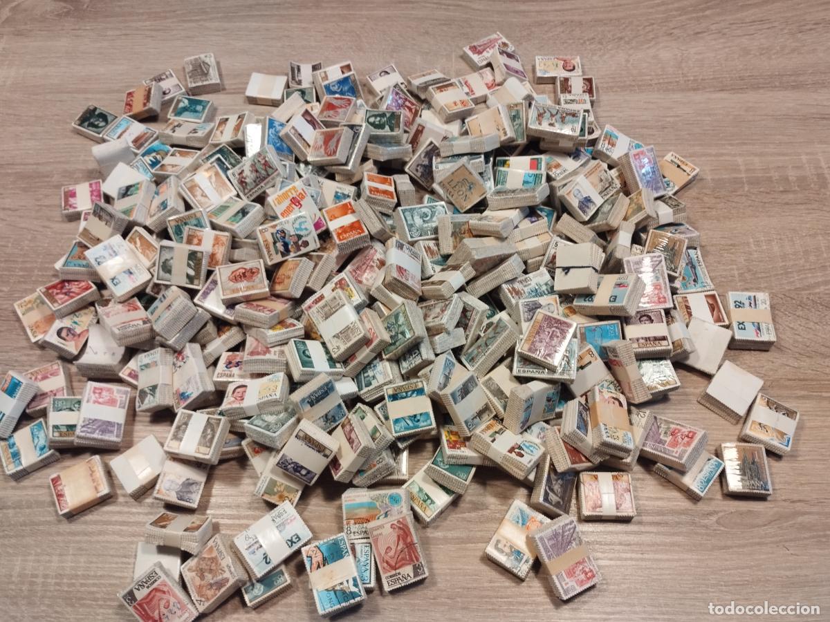 Briefmarken: SEV B-21. ESPA&Ntilde;A. 30000 SELLOS USADOS II CENTENARIO FORMATO GRANDE. ALGO EN NUEVO. MAS DE 2.5 KG.