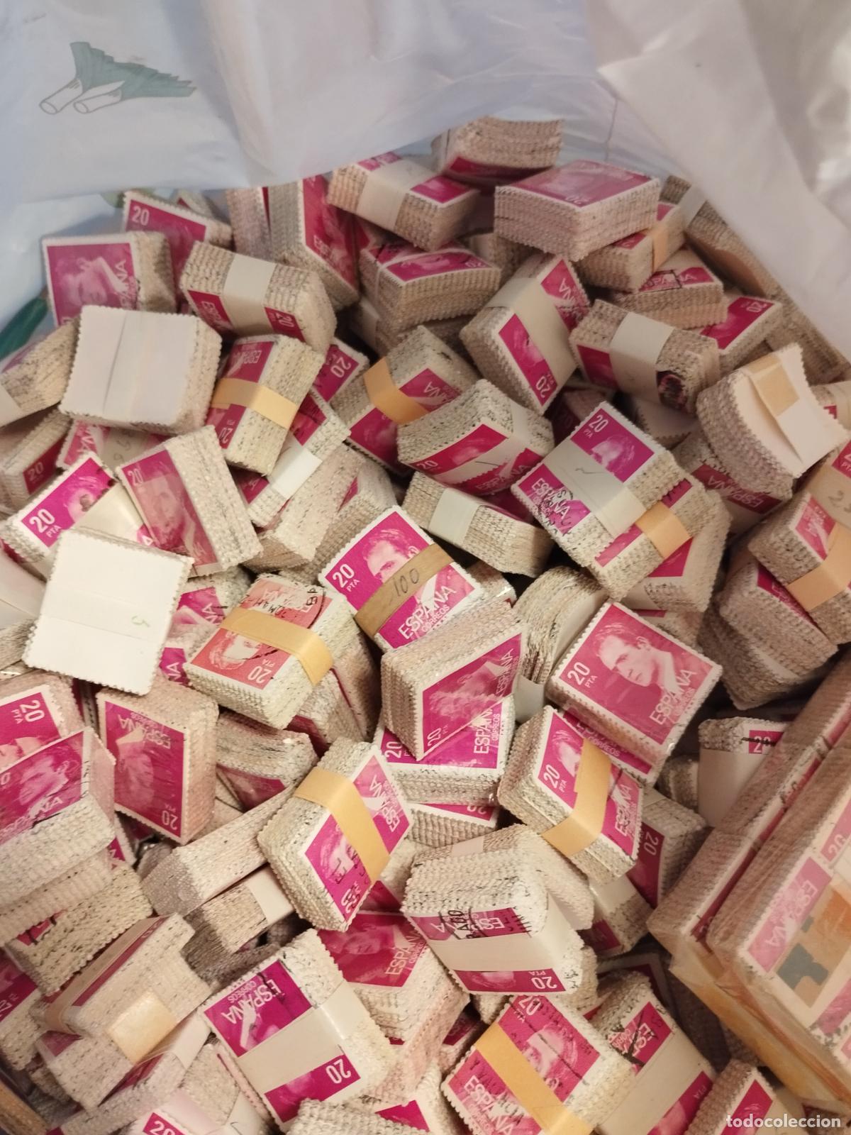Stamps: FAC B-11 ESPA&Ntilde;A. 100000 SELLOS USADOS EN PASTILLAS. JUAN CARLOS I 20 PTAS.