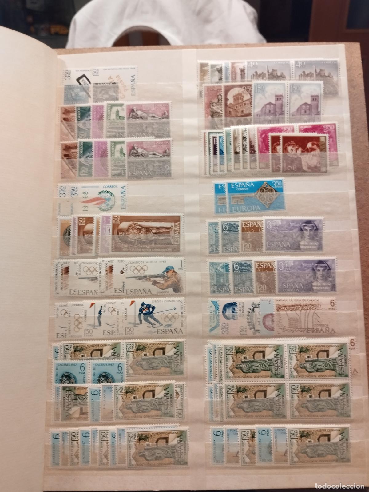 Briefmarken: DAR 12 - CLASIFICADOR DE 8 HOJAS BANDA PARTIDA CON SELLOS NUEVOS DE ESPA&Ntilde;A. II CENTENARIO. VER FOTOS