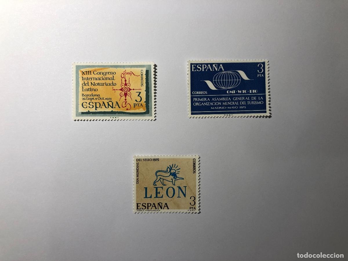 Sellos: Tres sellos postales conmemorativos de Espa&ntilde;a emitidos en el a&ntilde;o 1975. Edifil 2283 / 2262 / 2261.