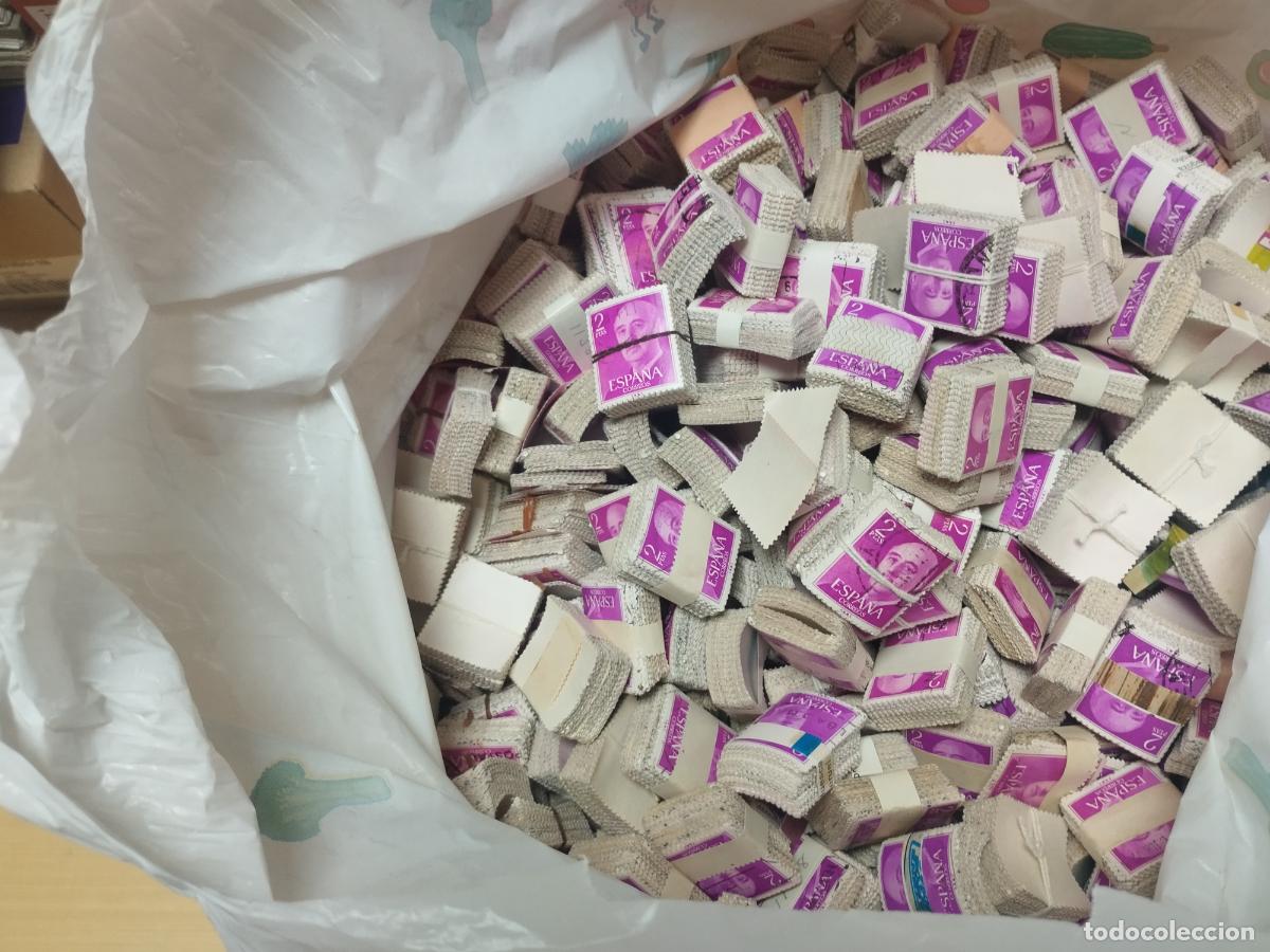 Sellos: BZB. 100.000 SELLOS USADOS DE ESPA&Ntilde;A EN PASTILLAS. FRANCO 2 PTS PURPURA. LEER DESCRIPCION