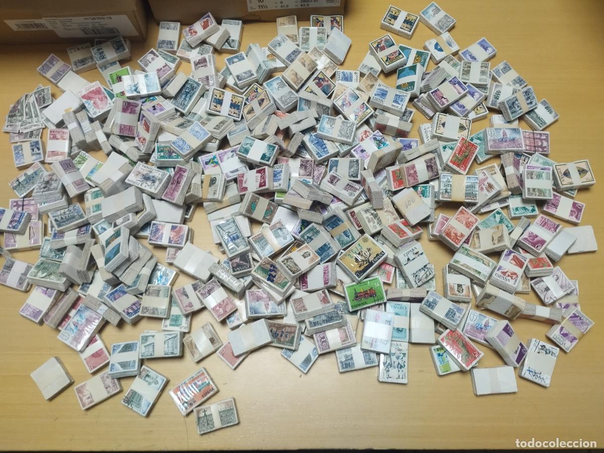 Sellos: BZB. BOLSA 5.- 30.000 SELLOS USADOS DE ESPA&Ntilde;A EN PASTILLAS. LEER DESCRIPCION.