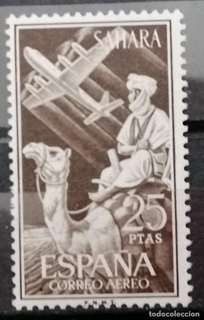 Selos: 1961.SAHARA ESPA&ntilde;OL. INDIGENA Y AVION EN VUELO .SERIE ** (21-449)
