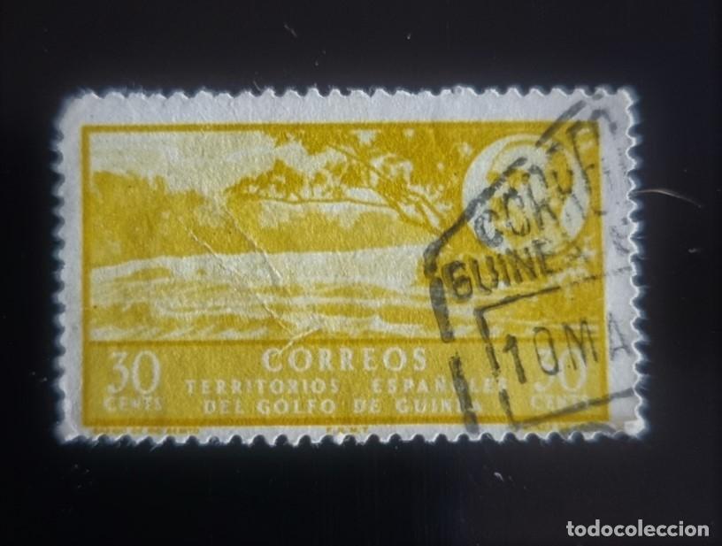 Sellos: SELLO USADO TERRITORIOS ESPAÑOLES GOLFO GUINEA 1949- PAISAJE - FRANCO - VALOR FACIAL 30 CTS