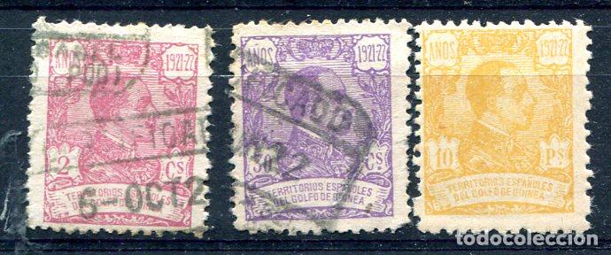 Sellos: 3 sellos diferentes de Guinea. A&ntilde;o 1922. 10 pts nuevo sin fijasellos, los otros usados