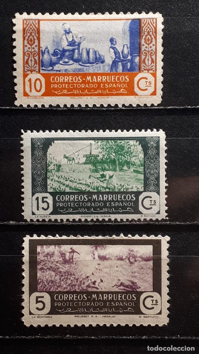 Sellos: MARRUECOS. A&Ntilde;O 1944-51. **. EDIFIL 262, 250, 330