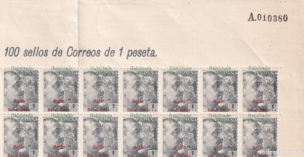 Sellos: GUINEA 273A. Bloque de 14 sellos con la habilitaci&oacute;n verde desplazada hacia arriba. Sin fijasellos.