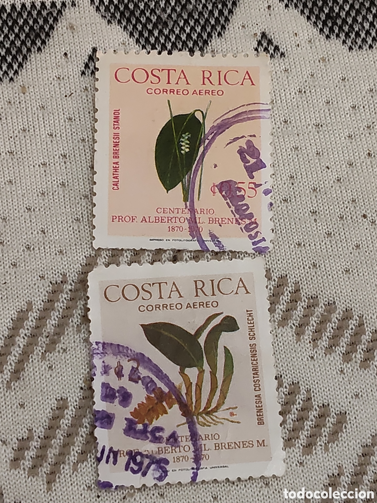 Sellos: 2 sellos de Costa Rica Flora 1976