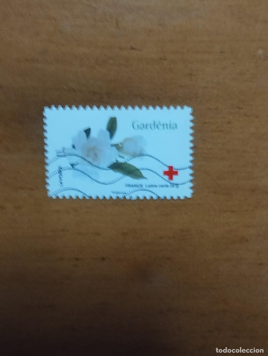 Sellos: 22.04/Francia. Autoadhesivo. Sello en usado. Cruz roja
