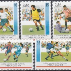 Sellos: CUBA 1998 - YVERT 3692/3696 ** NUEVO SIN FIJASELLOS - DEPORTES. MUNDIAL FUTBOL FRANCIA '98. Lote 401434304
