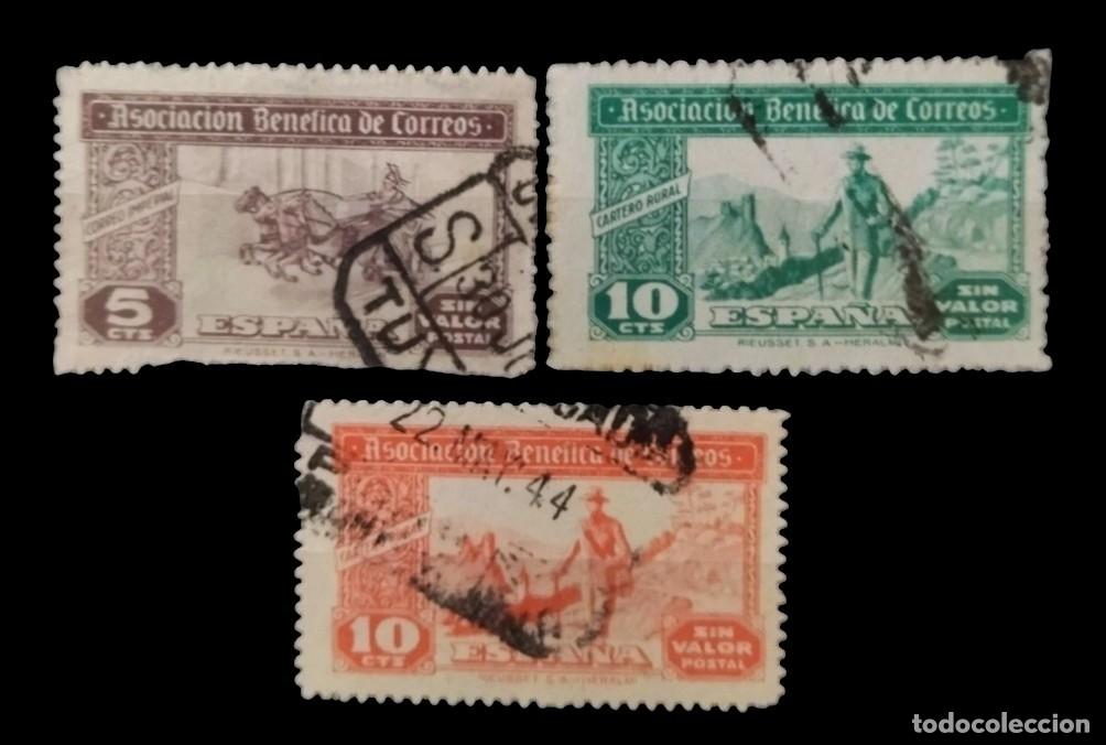 Sellos: ESPA&Ntilde;A. ASOCIACI&Oacute;N BEN&Eacute;FICA DE CORREOS. LOTE DE 3 SELLOS USADOS.