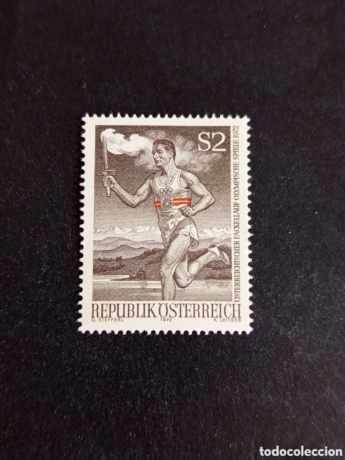 Sellos: AUSTRIA, 1972. Atleta con la antorcha ol&iacute;mpica. Yvert 1222. Ver fotos. Pedido m&iacute;nimo 3 &euro;.