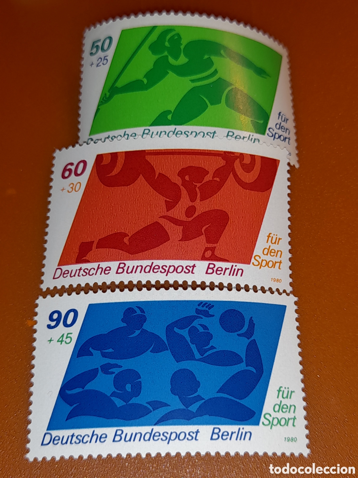 Sellos: Sello Alrmania, Berl&iacute;n nuevo 1980. Deporte. Juegos. Atletas. Salud. Halterofilia. Waterpolo. Jabalin