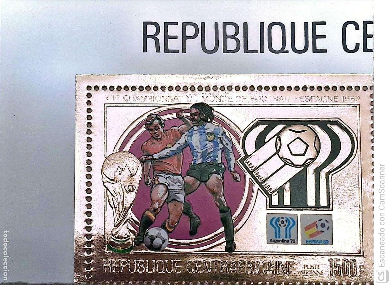 Sellos: Centroafricana. A 236 Copa mundial de f&uacute;tbol Espa&ntilde;a'82: Logo y jugadores en acci&oacute;n. Prrsentaci&oacute;n ORO