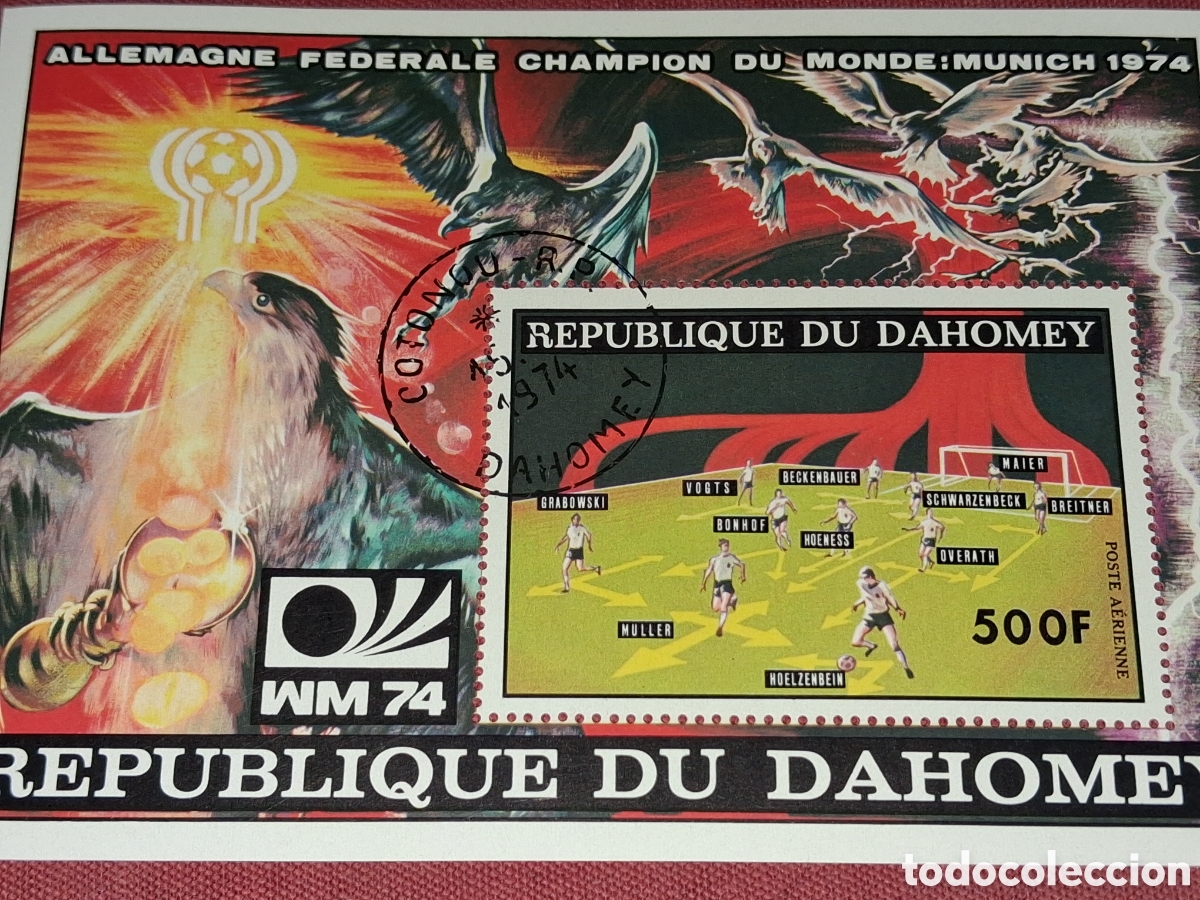 Sellos: HB Dahomey mtdo 1974. Campeonato mundial f&uacute;tbol. Alemania,74. Deporte. Aves. &Aacute;guilas. Bandera.