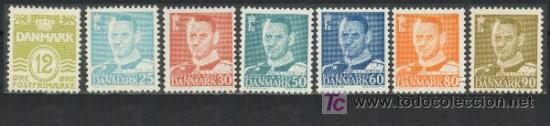 Sellos: Dinamarca 1952. B&aacute;sicos: Rey Federico IX y numero con olas - Foto 1