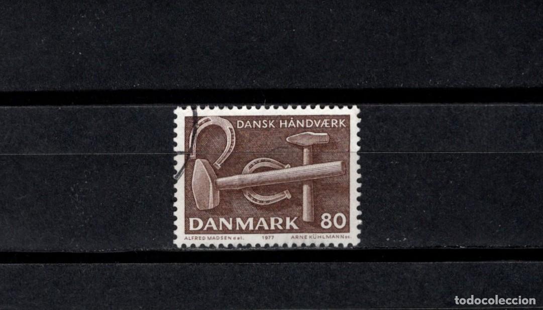 Sellos: Sello usado. Artesan&iacute;a Danesa. Martillos y herraduras. Agosto 1977. Yvert 646.