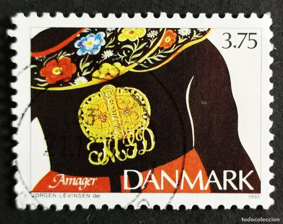 Sellos: Sello Dinamarca 1993, Broche plata dorada monograma propietario, Amager, 3.75 dkr. Michel: DK 1065