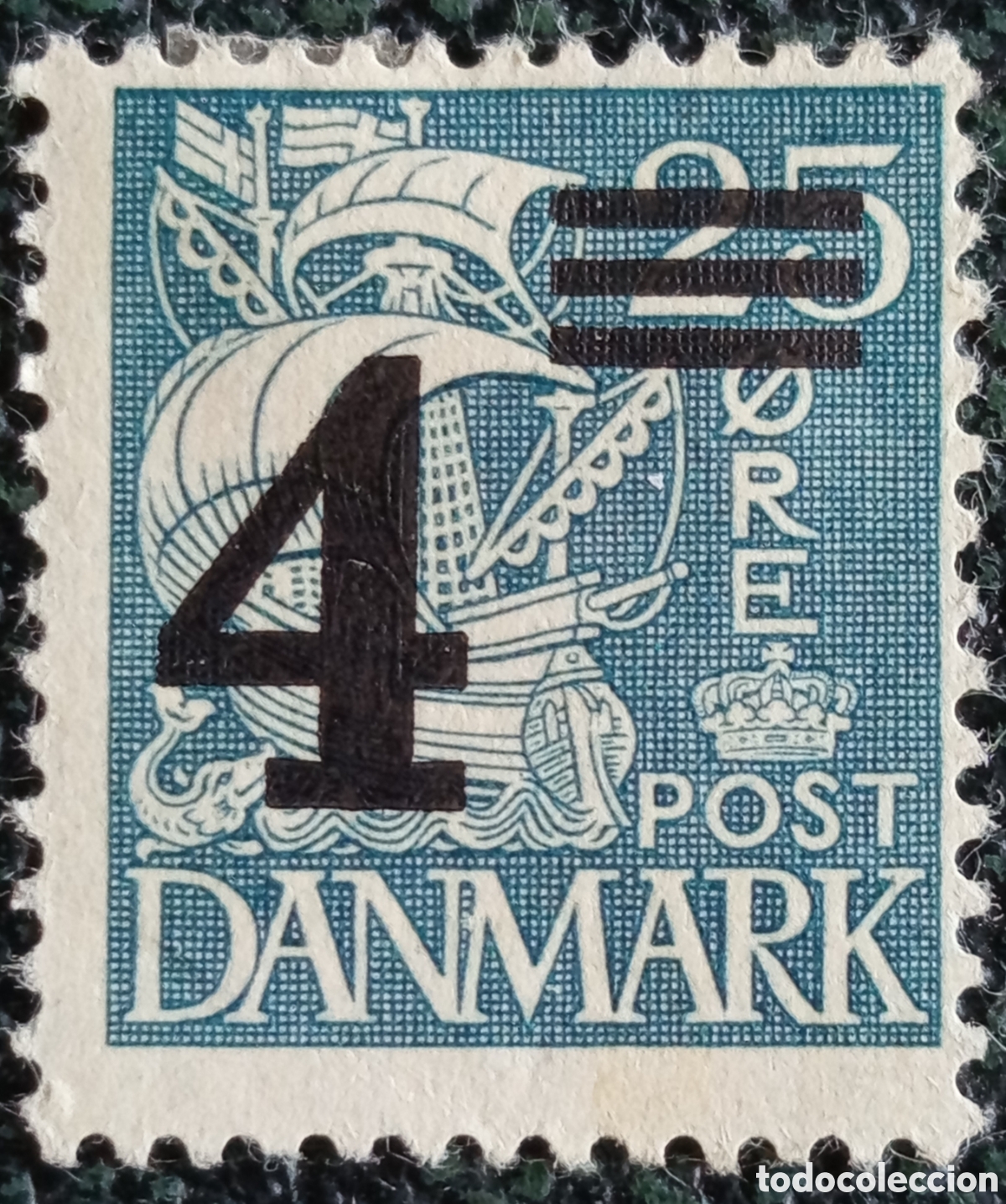 Sellos: Dinamarca 1940 Sobrecarga 4 &Oslash;re en 25 &Oslash;re Carabela Azul - Michel #261 / Scott #267 MH