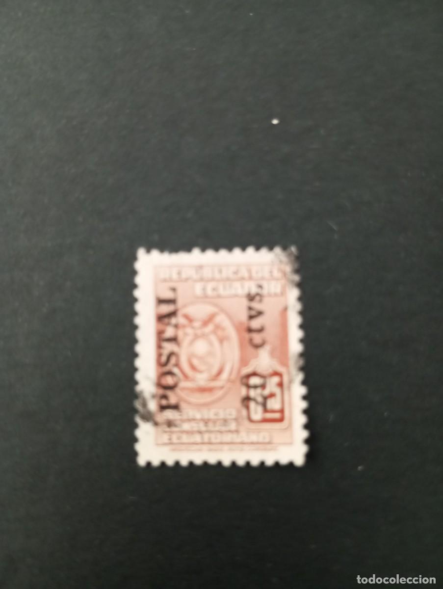 Sellos: ECUADOR, SERVICIO CONSULAR ECUATORIANO, SOBRECARGA POSTAL 20 CRVS