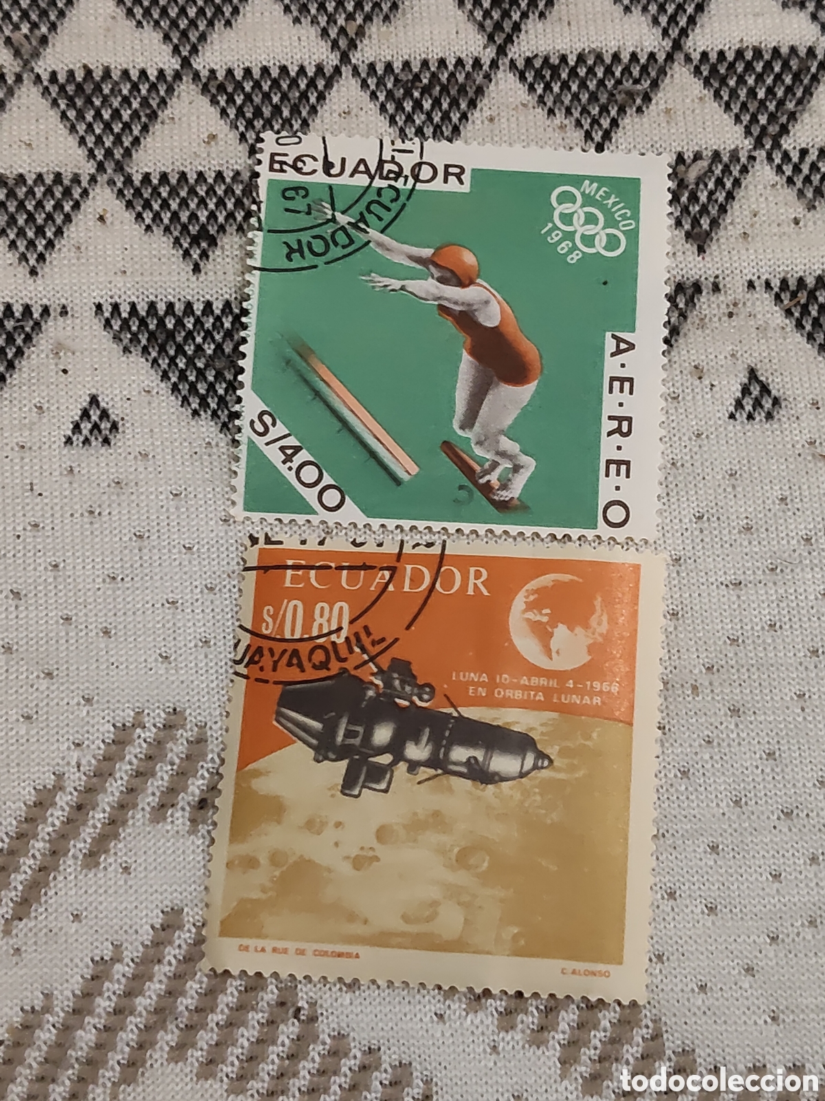 Sellos: 2 sellos antiguos de Ecuador - Foto 1