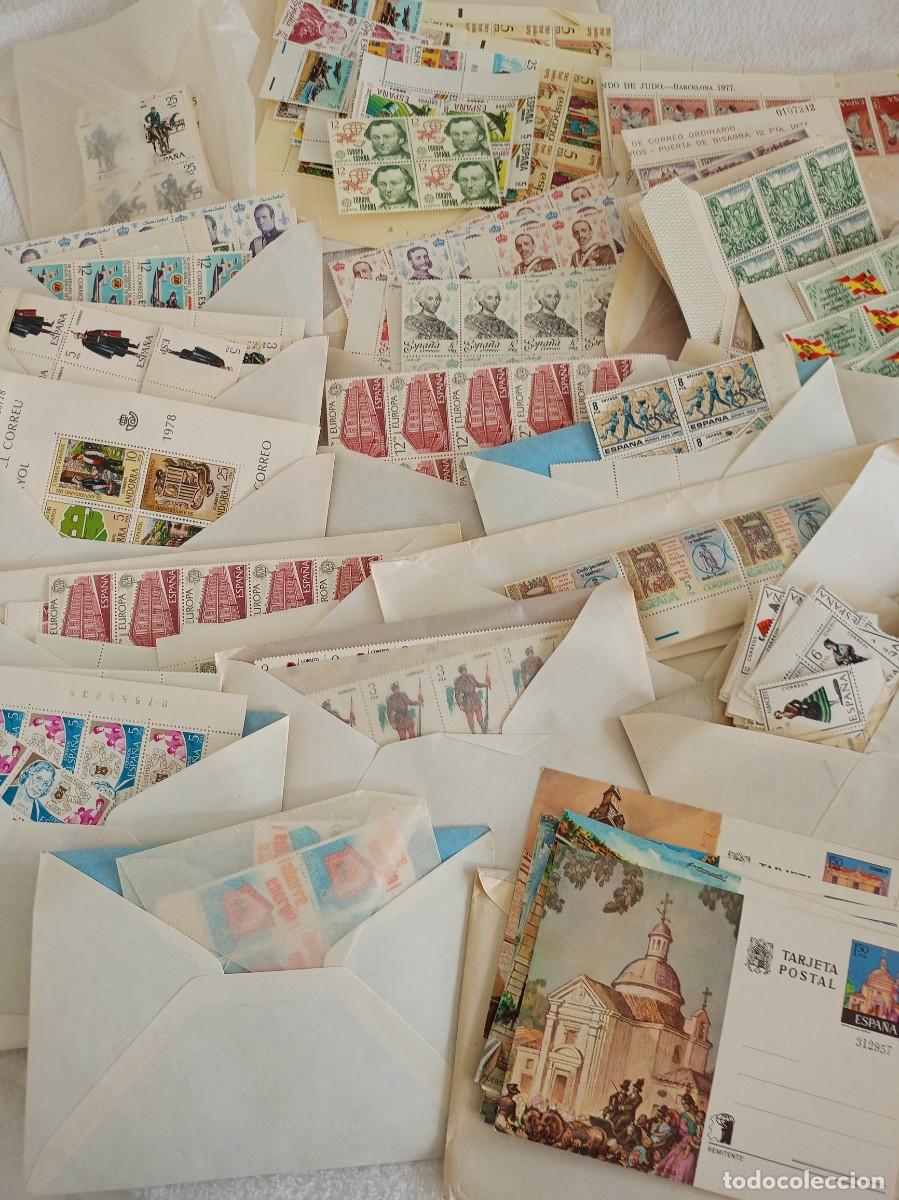 Sellos: Gran colecci&oacute;n de m&aacute;s de 3.000 sellos de Espa&ntilde;a y Andorra (a&ntilde;os 1970&ndash;1980), nuevos MNH