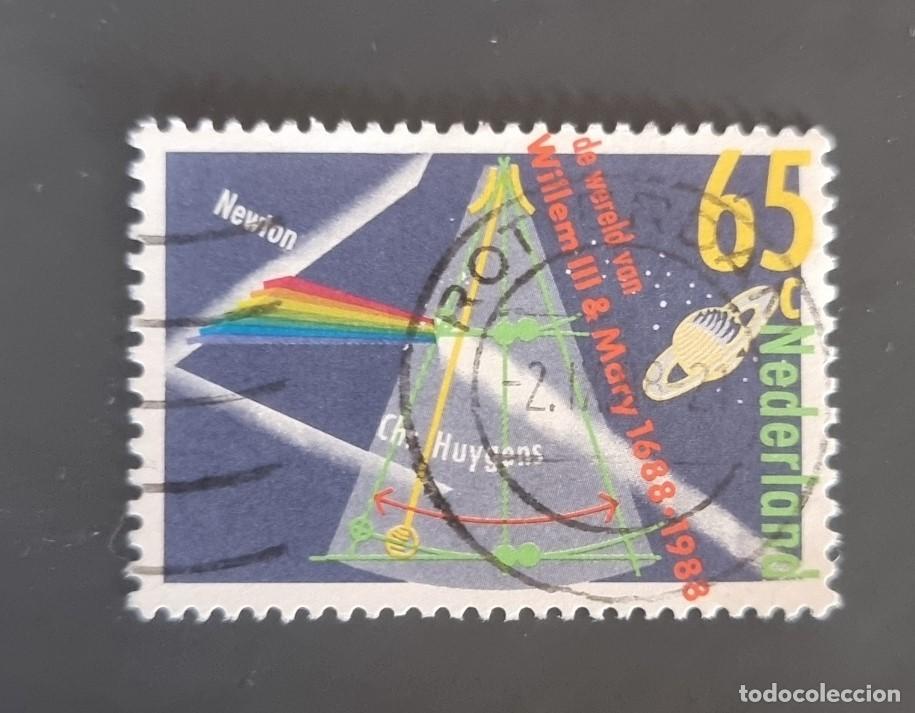Sellos: Sello Usado HOLANDA 1988 P&eacute;ndulo, prisma y Saturno - Foto 1