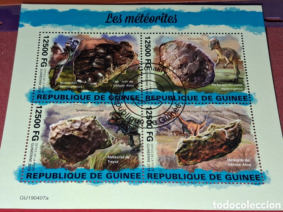 Sellos: HB R. Guinea mtdo 2022. Meteoritos. Asteroides. Rocas. Espacio. Minerales. Astros. Dinosaurios.