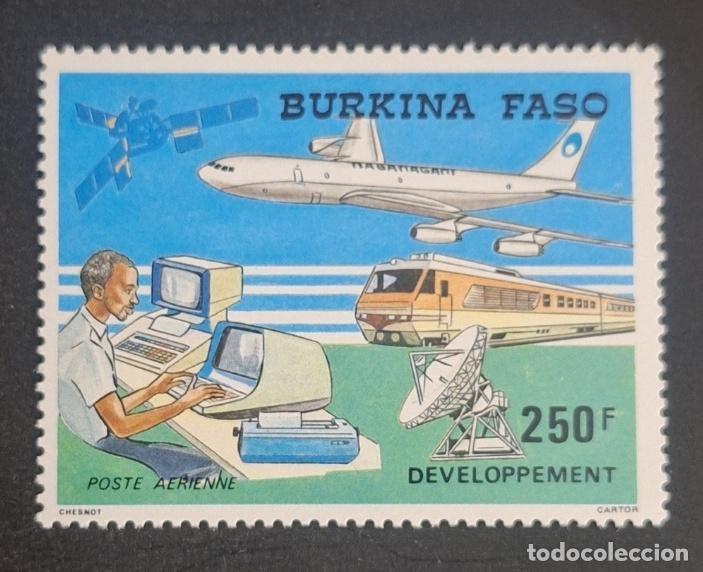 Sellos: Burkina Faso 1985 Mi. 1073 desarrollo avi&oacute;n sat&eacute;lite tren ordenador