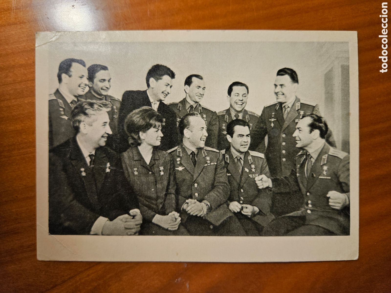 Sellos: postal fotogr&aacute;fica vintage de los primeros once cosmonautas de la Uni&oacute;n Sovi&eacute;tica,