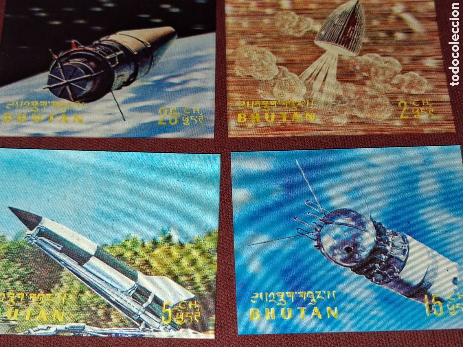 Stamps: Sello 3D Bhutan nuevo/bg 1970. Conquista espacio. Cosmos. Sat&eacute;lite. Nave. Lanzadera. Astro.