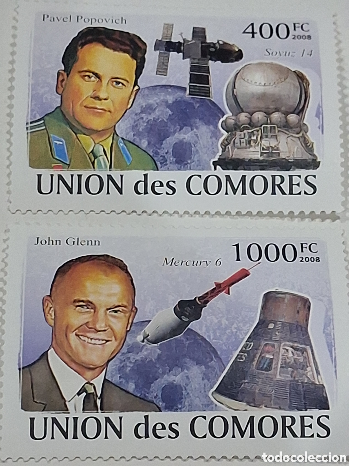 Sellos: Sello Comoras nuevo 2008. Astronautas. Espacio. Cosmos. Estaci&oacute;n. Sat&eacute;lite. Transbordador. Globo. As