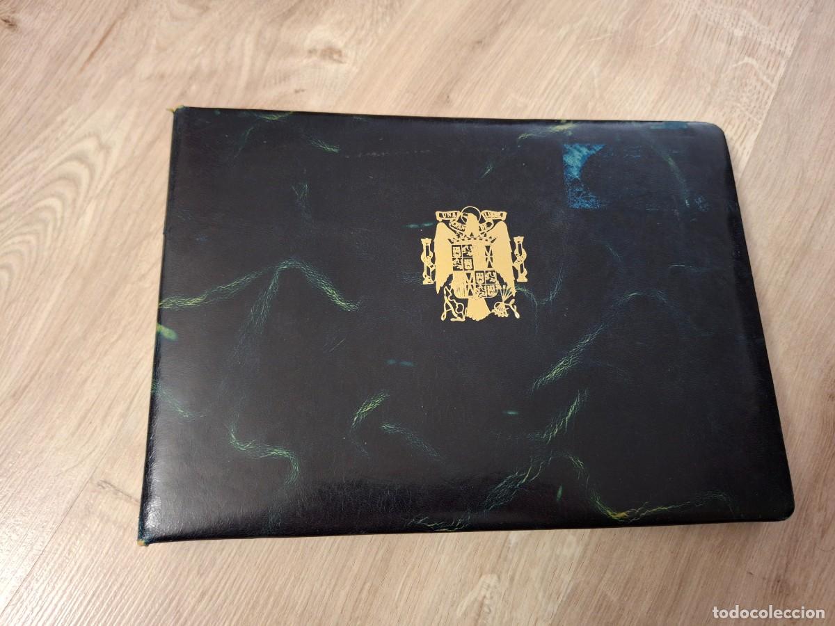 Francobolli: M151 antiguo album con colecci&oacute;n ESCUDOS 57 valores