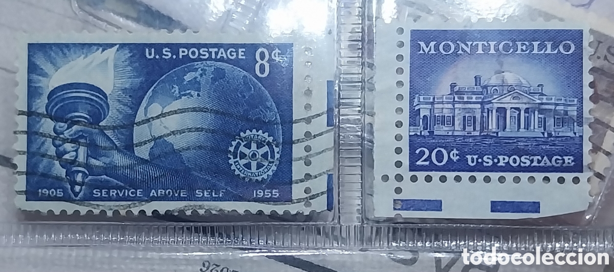 Sellos: ​Lote 2 Sellos EE. UU. (1955-1956) &ndash; Monticello 20c (Esquina de Pliego) y Rotary 8c (Marcas de Gu&iacute;a)