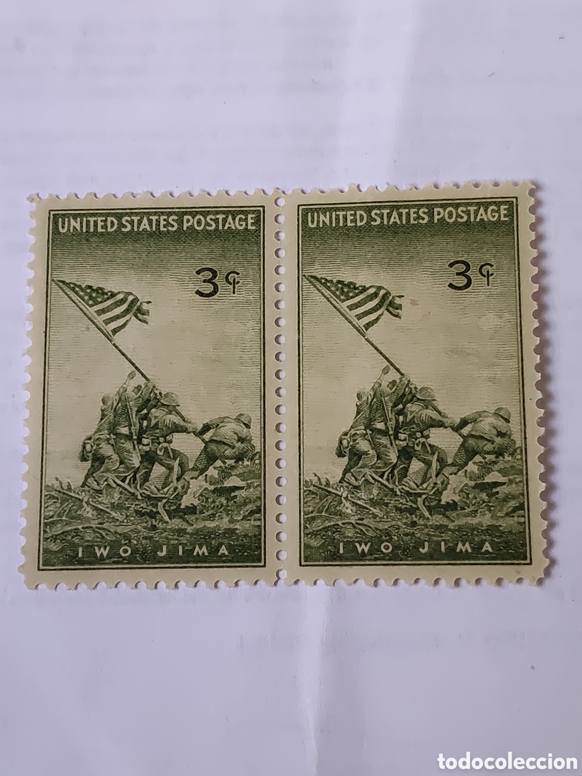 Sellos: Bloque de 2 sellos de Estados Unidos homenaje a la captura de Iwu Jima izamiento de la bandera 1945