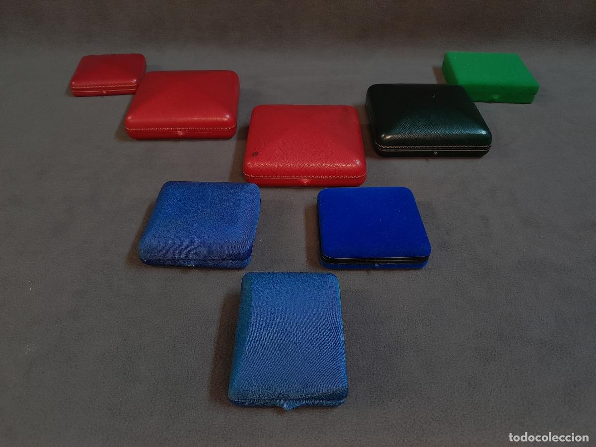 Sellos: LOTE DE OCHO ESTUCHES VINTAGE PARA JOYER&Iacute;A Y MEDALL&Iacute;STICA DE CASAS BARCELONESAS. SIGLO XX