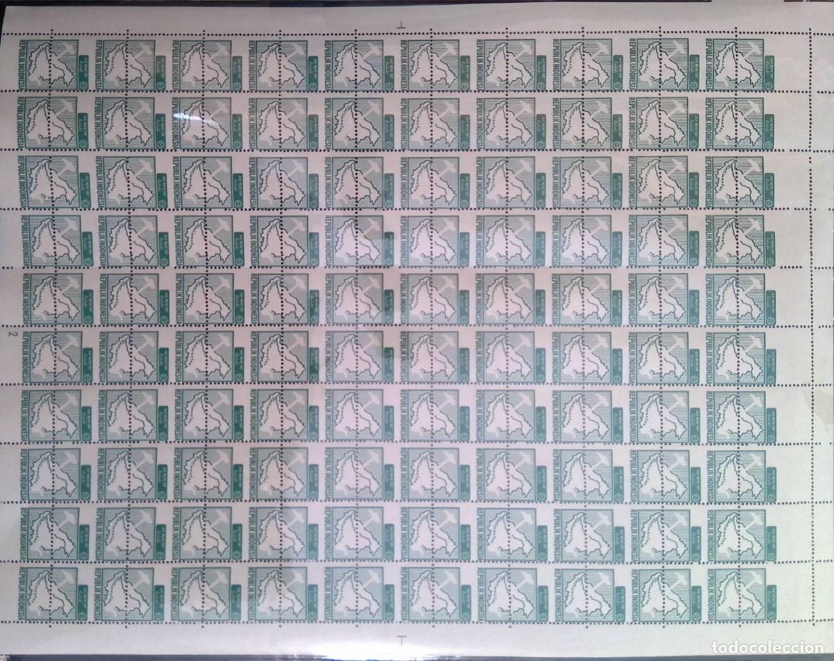 Sellos: KV)INDONESIA, FULL SHEET, WITH ERROR, IMAGE&nbsp;SHIFTED. - Foto 1