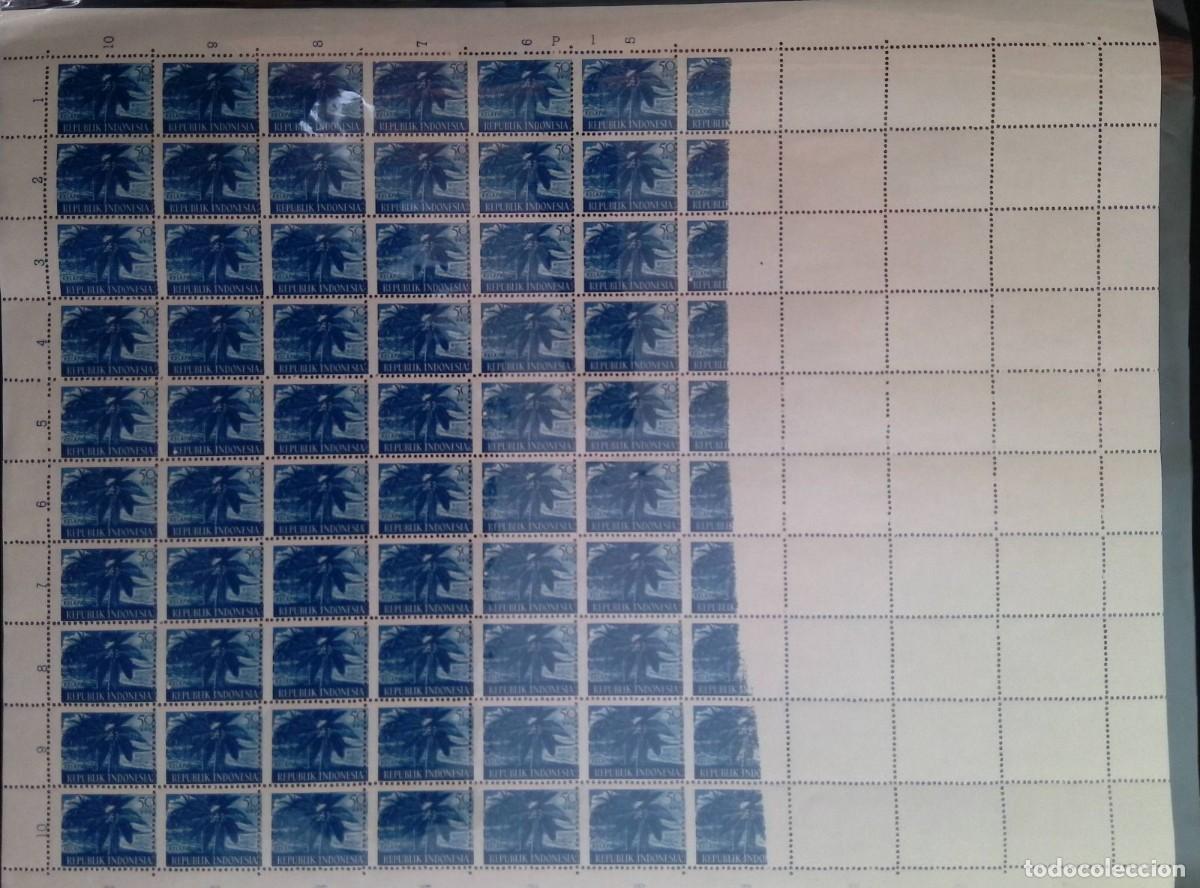 Sellos: KV)INDONESIA, FULL SHEET, WITH ERROR, IMAGE&nbsp;SHIFTED. - Foto 1