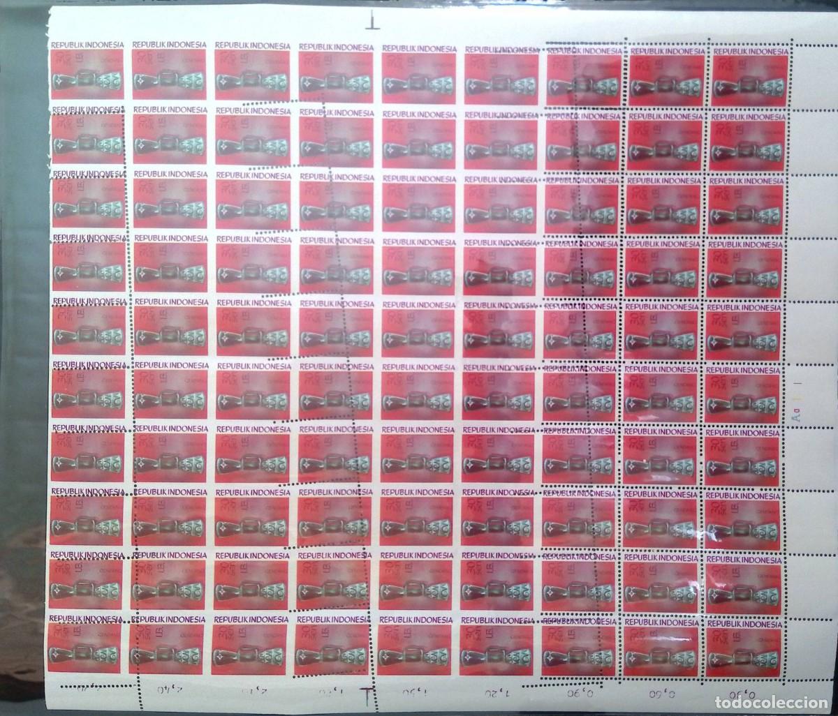 Sellos: KV) INDONESIA, FULL SHEET, WITH ERROR, IMAGE&nbsp;SHIFTED. - Foto 1