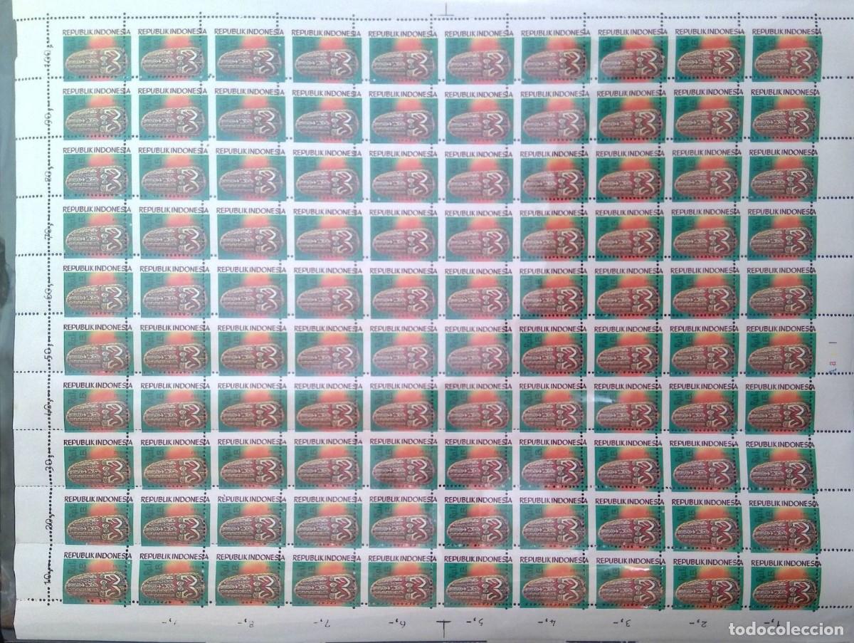 Sellos: KV)INDONESIA, FULL SHEET, WITH ERROR, IMAGE&nbsp;SHIFTED. - Foto 1