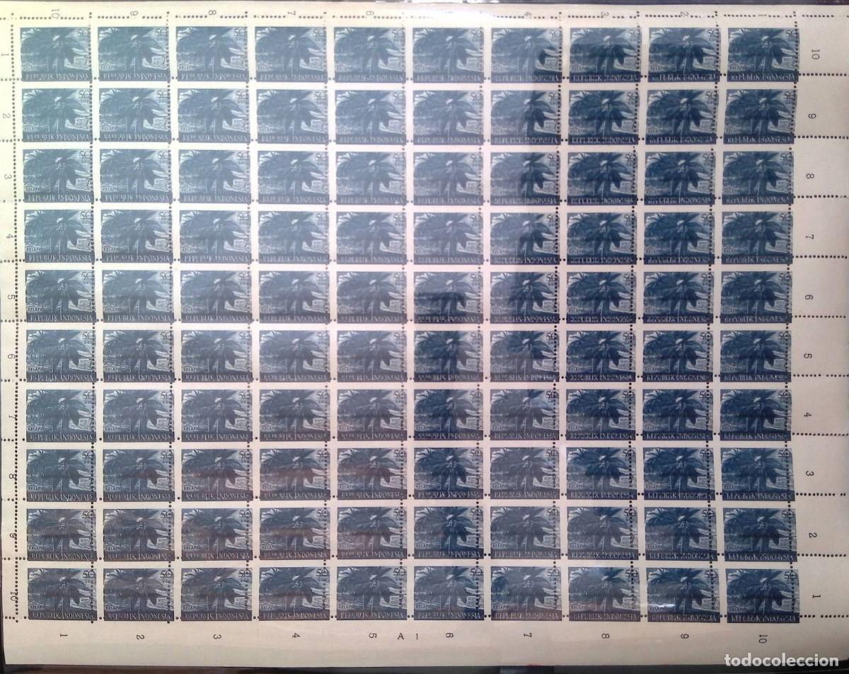 Sellos: KV)INDONESIA, FULL SHEET, WITH ERROR, IMAGE&nbsp;SHIFTED. - Foto 1