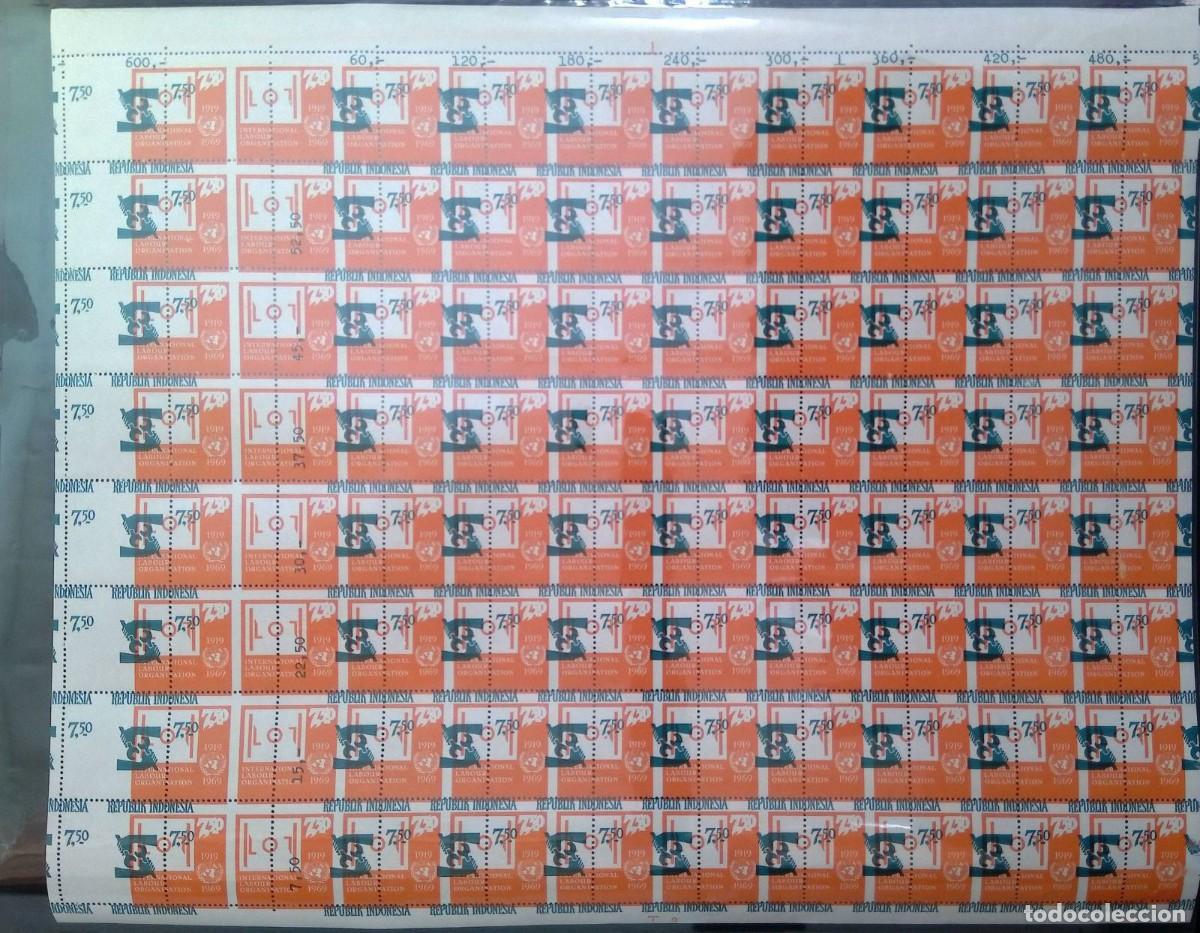 Sellos: KV)INDONESIA, FULL SHEET, WITH ERROR, IMAGE&nbsp;SHIFTED. - Foto 1