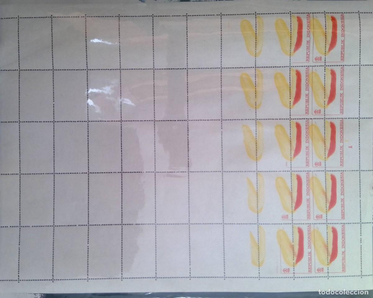 Sellos: KV)INDONESIA, FULL SHEET, WITH ERROR, IMAGE SHIFTED. - Foto 1