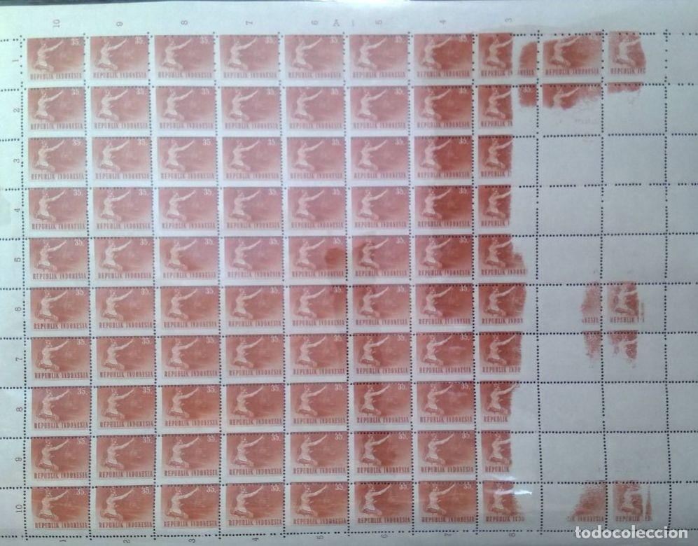 Sellos: KV)INDONESIA, FULL SHEET, WITH ERROR, IMAGE SHIFTED. - Foto 1