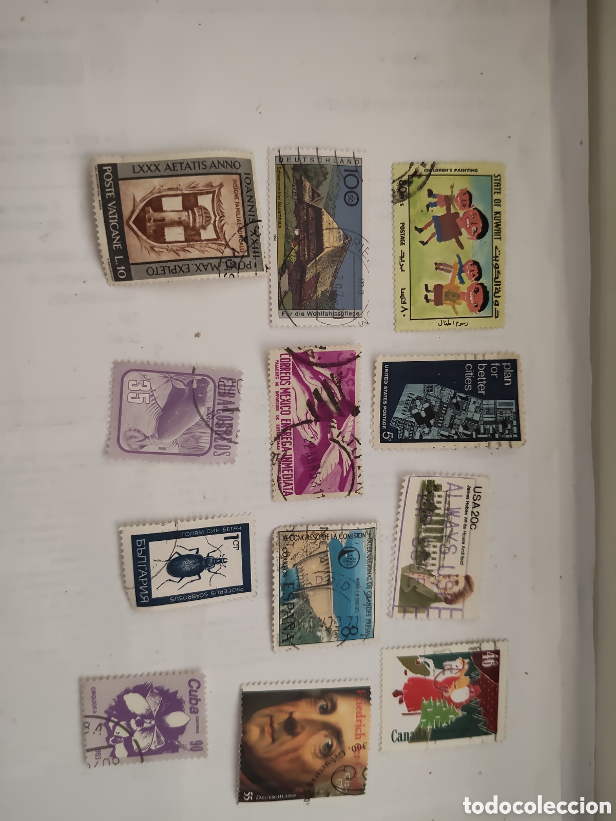 Sellos: 12 Sellos variados del mundo