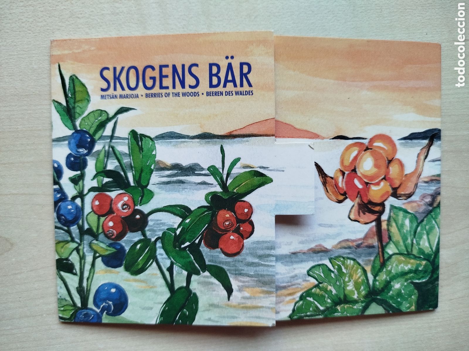 Sellos: Carpeta Set Oficial Aland 1995 - Skogens B&auml;r (Frutas del Bosque) Sellos MNH y FDC