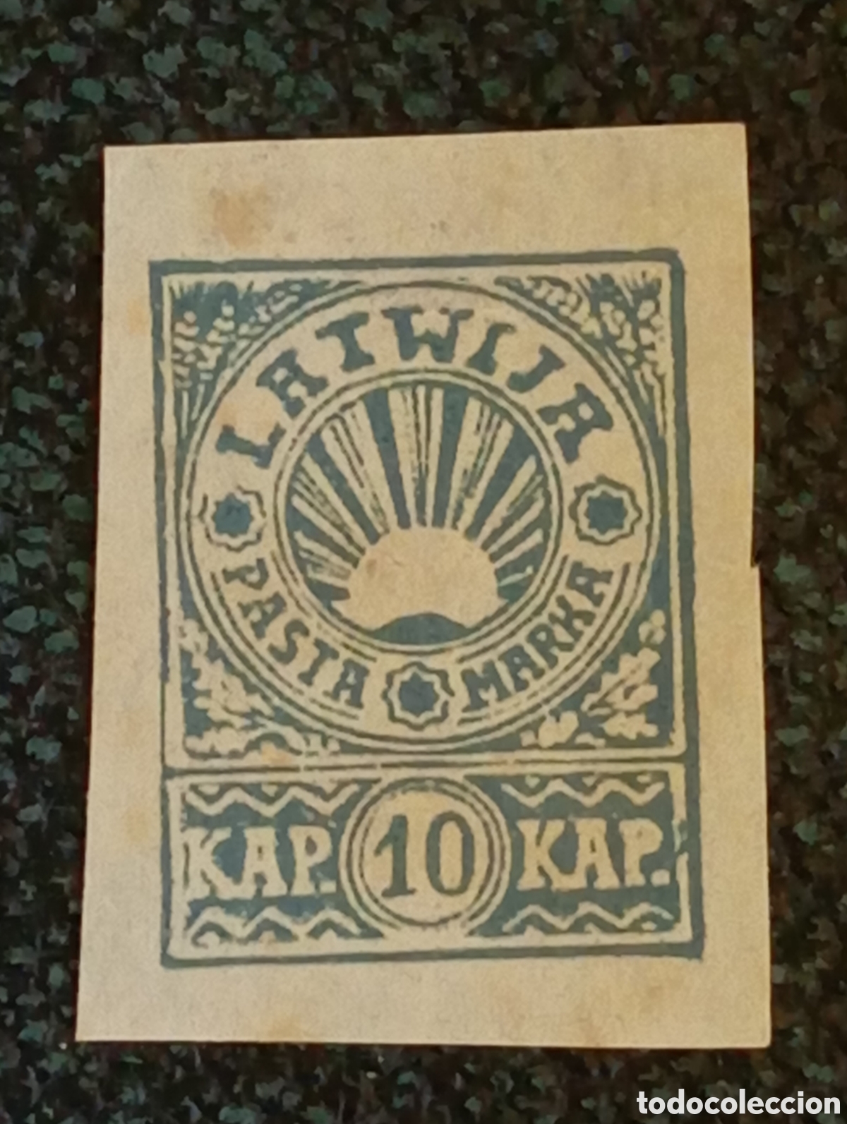 Selos: Sello Letonia 1919 Sol Naciente 10 Kap Imperforado MH (Michel 24B / Sc 55)