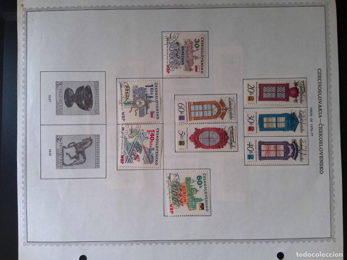 Sellos: KV)1977 CZECHOSLOVAKIA-ČESKOSLOVENSKO, ALBUM SHEET OF 1976-77 ISSUES THAT STARTS WITH GRAY PRAGUE CA